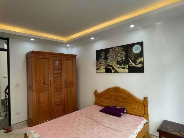 Bán nhà 4 tầng 42m2 kinh doanh siêu tốt tại Bồ Đề, Long Biên, Hà Nội